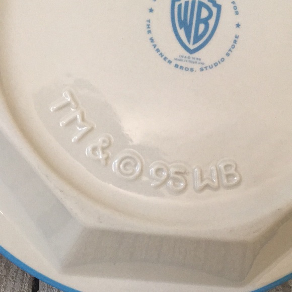 Warner Bros. 1995 Bugs Bunny Pie Plate - Picture 8 of 8